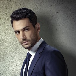 Murat Yıldırım as Ramo