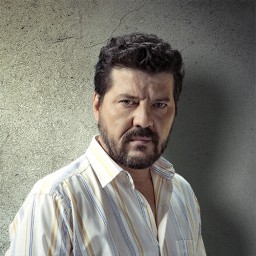 İlker Aksum as Hasan
