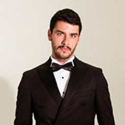 Aras Aydin as Emre Yigit