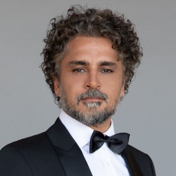 Umut Kurt as Hasan Usta