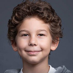 Alihan Türkdemir as Ali