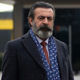 Levent Ülgen as Rifat