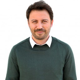 Tolga Güleç as Timur Yüksel
