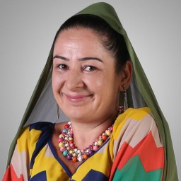 Zeynep Kankonde as Ayşe