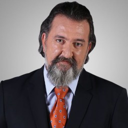 Renan Bilek as Kamil