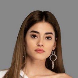 Simay Barlas as Damla Karaçay