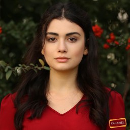 Özge Yağız as Reyhan Tarhun