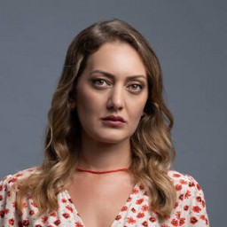 Pınar Çağlar Gençtürk as AYLİN ERGUVAN YILMAZ
