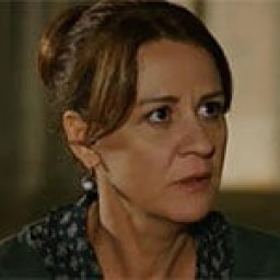 Hülya Gülşen Irmak as Hafize Çelebi