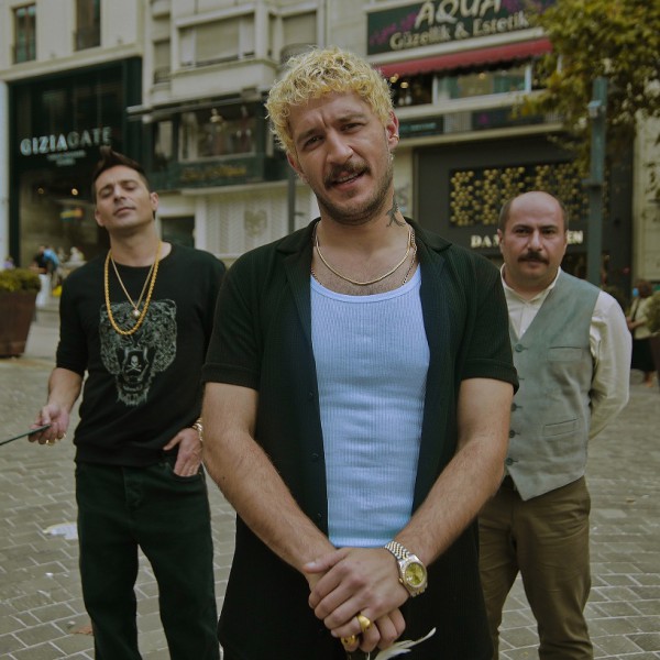 First Look: 'Üç Kuruş' on Show TV!