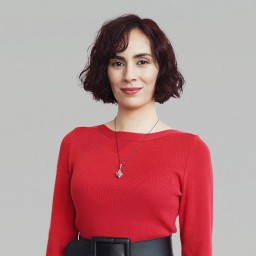 Burcu Gölgedar as Şebnem