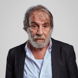 Civan Canova as Oktay