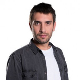 Ulaş Tuna Astepe as Tahir Kaleli