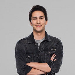 Sina Özer as Gökhan Karademir