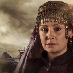 Gülçin Santırcıoğlu as Çolpan