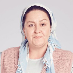 Sultan Köroğlu Kılıç as Emine