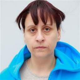 Şeyla Halis as Jale Şahin