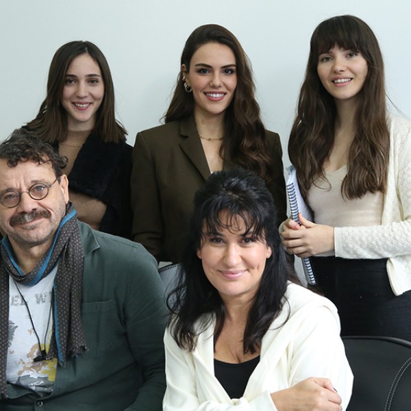 First Look: 'Üç Kız Kardeş' on Kanal D!