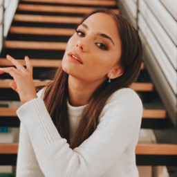 Bahar Şahin as Aslı