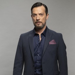 Çağdaş Onur Öztürk as Taner Çeliker