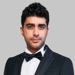 Doğukan Güngör as Fatih Ünal